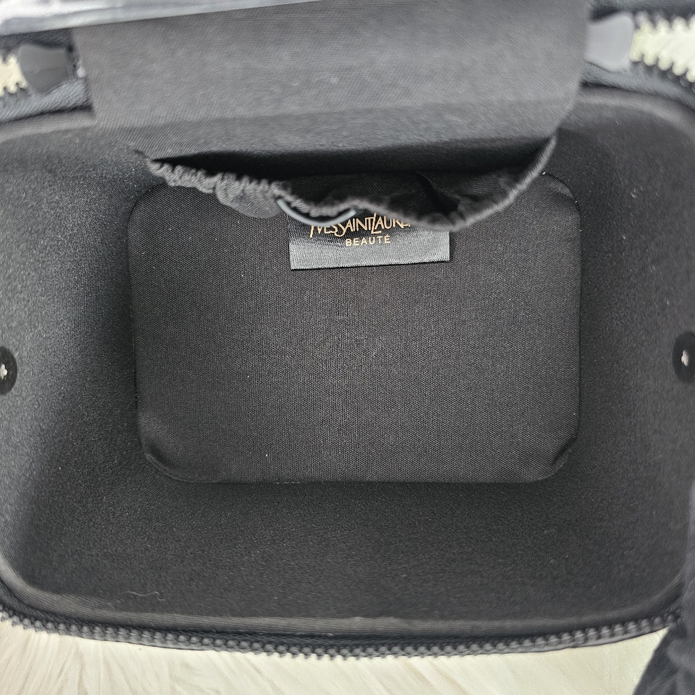 🖤 YSL Vanity Bag 🖤 - Picture 11 of 12